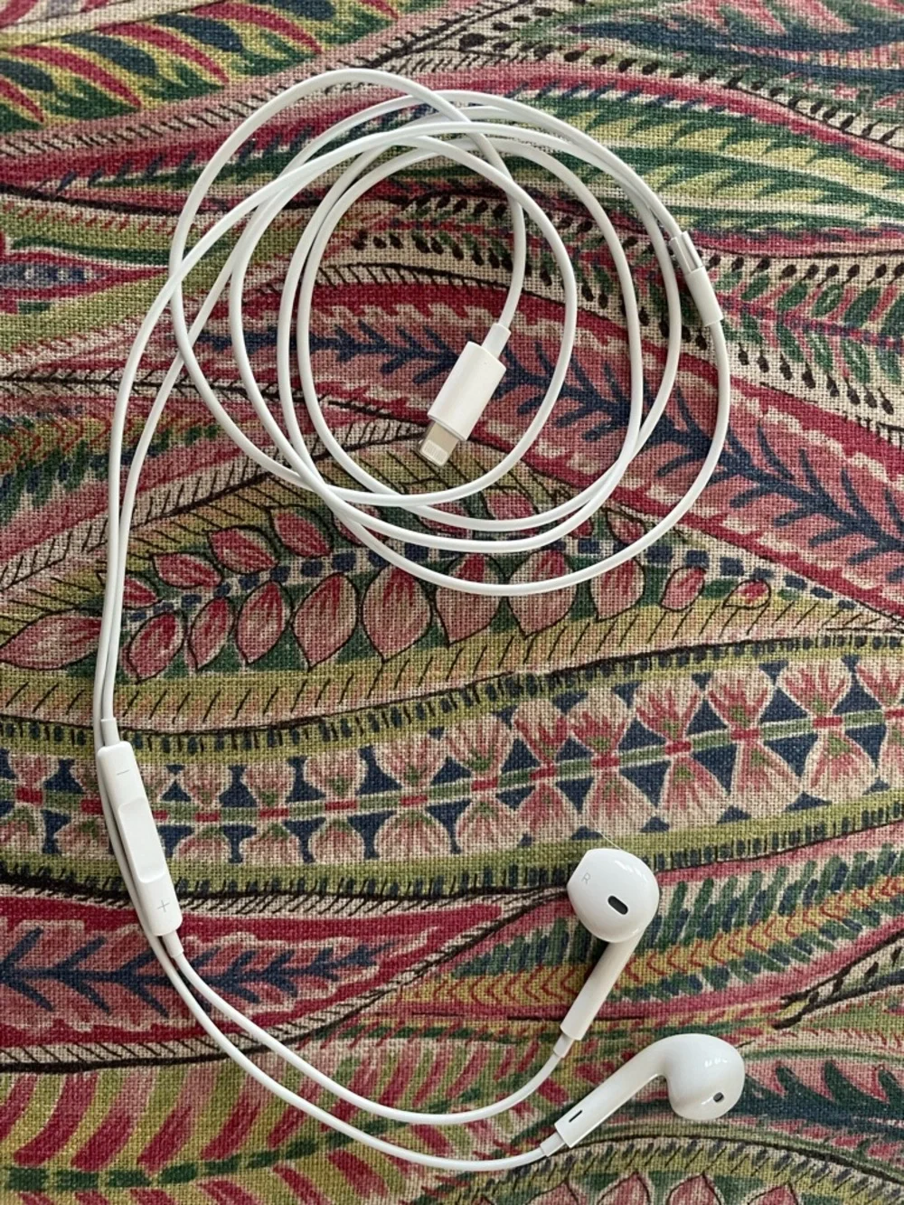 Apple White Lightning EarPods with Remote and Mic